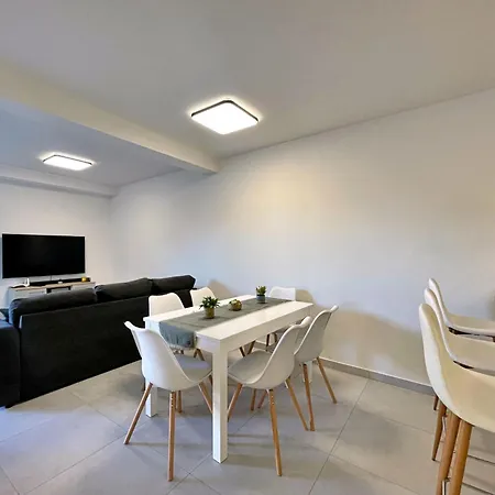 Bonum Mit Privatem Pool By Interhome Apartment *