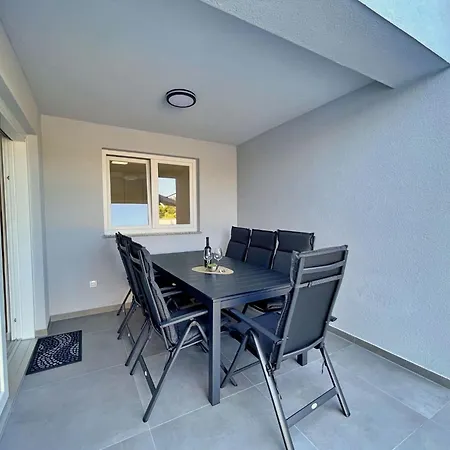 Apartment Bonum Mit Privatem Pool By Interhome *