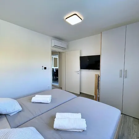 Bonum Mit Privatem Pool By Interhome Apartment *
